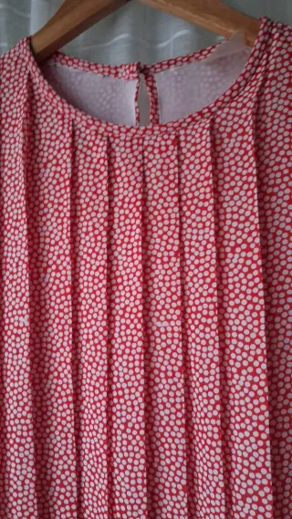 Blusa romántica lunares rojos