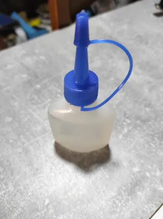 Aceite especial para máquinas de coser