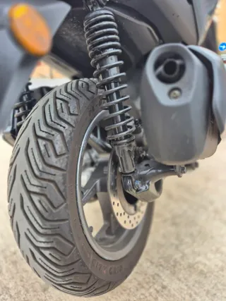 Yamaha XMAX 300 Tech Max (Reestreno)