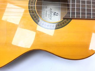 E685796-0 Guitarra Clasica Admira Triana