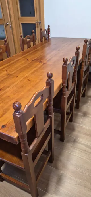 Mesa Castellana de madera maciza de Pino
