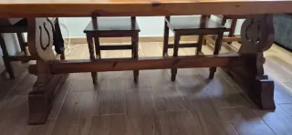 Mesa Castellana de madera maciza de Pino