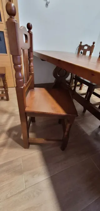 Mesa Castellana de madera maciza de Pino