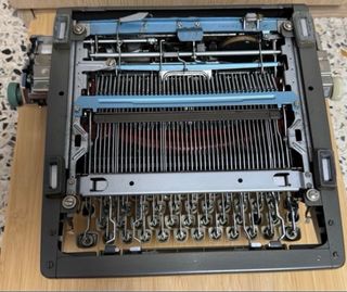 Máquina de Escribir Olympia SM7 Antigua