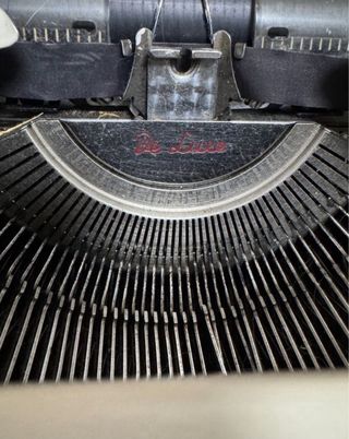 Máquina de Escribir Olympia SM7 Antigua