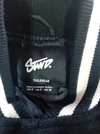 Cazadora universitaria con bordados chulisima