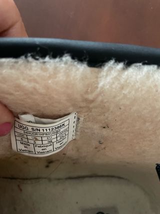 Botas UGG amarillas con roces