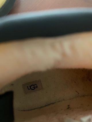 Botas UGG amarillas con roces