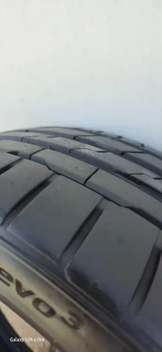 Neumático Hankook 235/30/20