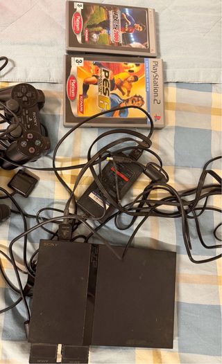 PlayStation 2 Slim Nera + 2 Giochi PES