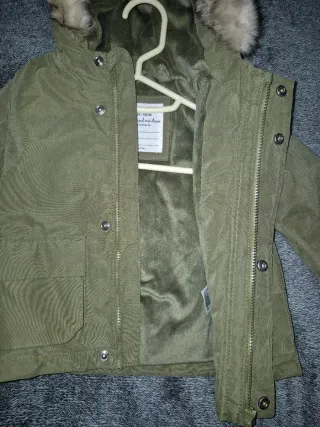 Chaqueta verde bebé con capucha