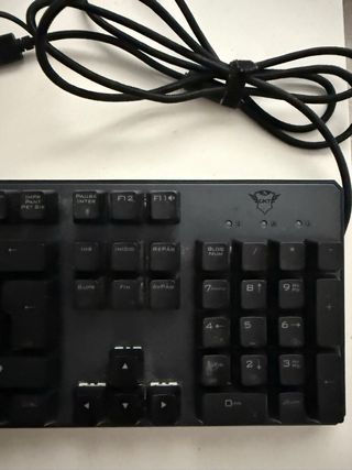 Teclado Gamer Trust gxt 865