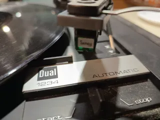 Tocadiscos Dual 1234. Automático