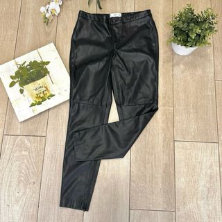 Talla M -Pantalon efecto cuero+Regalo jersey verde
