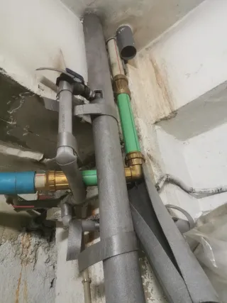 Trabajo de Fontanería, Pintura, Tarima