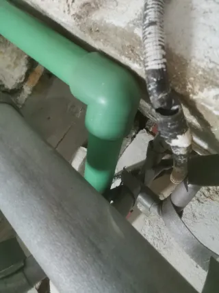 Trabajo de Fontanería, Pintura, Tarima