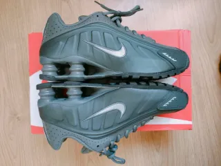 Nike Shox Grises