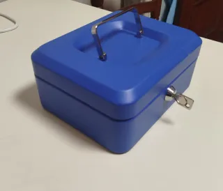 Caja Fuerte Azul Metálica con Llave