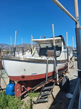 Barco a motor,diésel intraborda