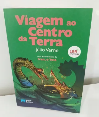 Viagem ao Centro da Terra (Portuguese Edition)