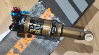 65% Dto FOX Factory 165mm Trunnion