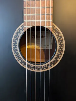 Guitarra española Alhambra 1C Negra - Buen estado