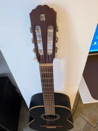 Guitarra española Alhambra 1C Negra - Buen estado