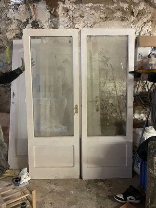 Doble puerta balconera madera con cristal