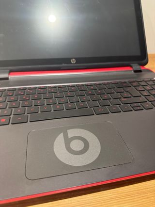 HP X BEATS portátil negro y rojo