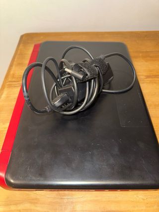 HP X BEATS portátil negro y rojo