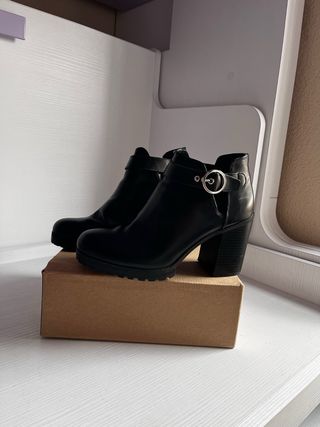Botines tacón negros Pull&Bear nuevos