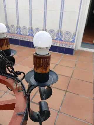 Lámpara rústica madera y metal