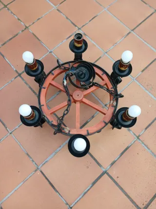 Lámpara rústica madera y metal