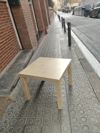 Mesa LACK IKEA beige madera