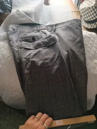 Pantalones de vestir hombre cuadros gris y rojo