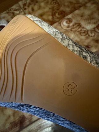 Scarpe con tacco stampa pitone Tg 38