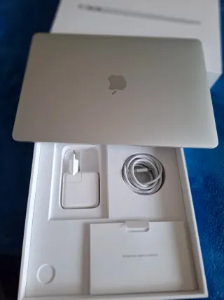 MacBook Air M1 8GB RAM 256GB SSD