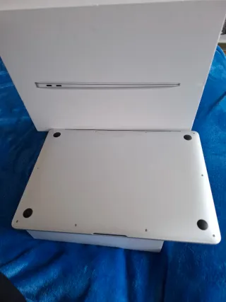 MacBook Air M1 8GB RAM 256GB SSD