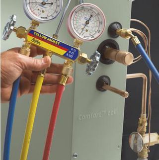 Carga de gas aíre acondicionado