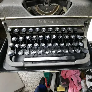Máquina de escribir antigua