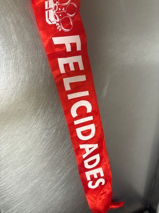 Banda Felicidades Roja