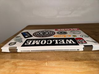 Lenovo Yoga Blanco con pegatinas