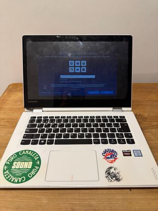 Lenovo Yoga Blanco con pegatinas