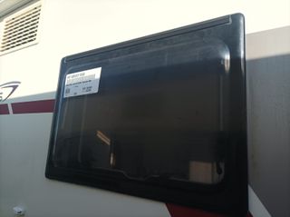 Ventana caravana nueva