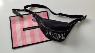 Bolso/Riñonera Victoria's Secret Negra