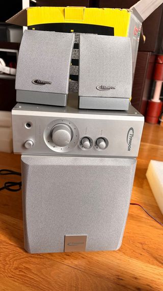 Sistema de Sonido 2.1 Typhoon con Bluetooth