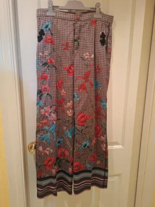 Pantalón estampado floral