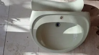 Lavabo verde de cerámica