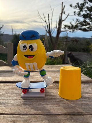 Dispensador M&M Vintage 90s con Skate