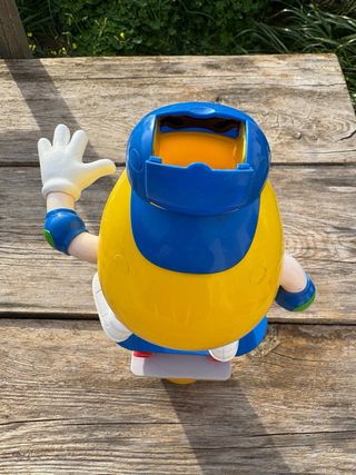 Dispensador M&M Vintage 90s con Skate